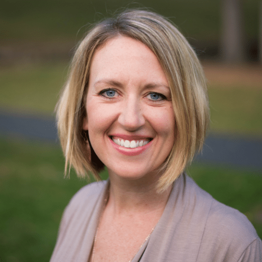 Shannon Gligora headshot